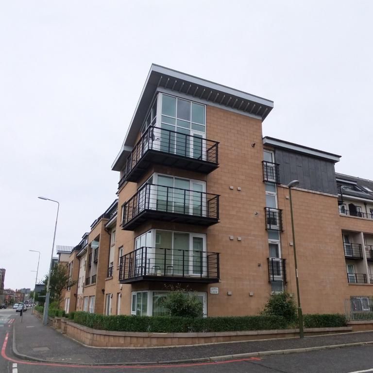3 bedroom flat to rent - Photo 1