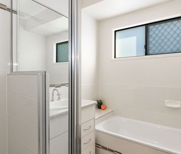 39 Raynesford Drive, Mount Louisa - Photo 3