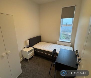 4 bedroom semi-detached house to rent - Photo 4