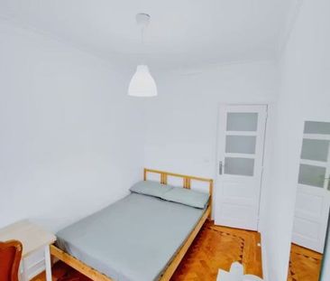 Praça Movimento das Forças Armadas, Almada, Setúbal Municipality 28... - Photo 3