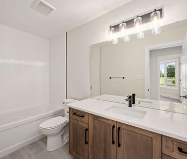 For Lease - 603 Regent Street, Strathroy-Caradoc, Ontario - Photo 2