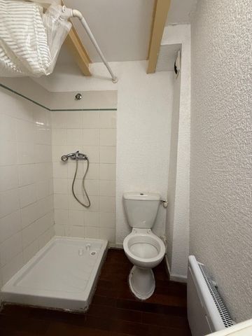 Location Appartement 2 pièces 32m² HYERES 83400 - Photo 3