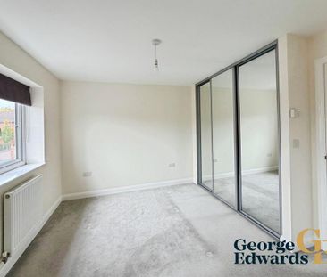 3 bedroom semi-detached house to rent - Photo 3