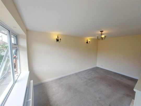 2 bedroom Semi-detached bungalow to rent - Photo 1