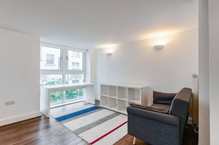 2 bedroom flat to rent - Photo 2