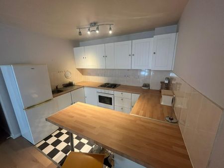 1 bedroom Flat To Let - Photo 4