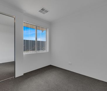 Four Bedroom Family Home in Baldivis - Photo 4