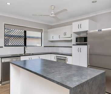 54 Hillock Crescent, Bushland Beach - Photo 4