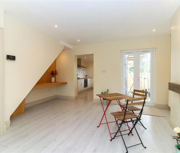 4 bedroom semi-detached house to rent - Photo 2