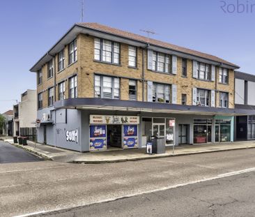 Spacious unit, close to popular Beaumont Street cafe/retail strip. - Photo 1
