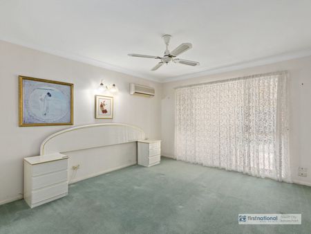 Freestanding Villa with large courtyard - Photo 4