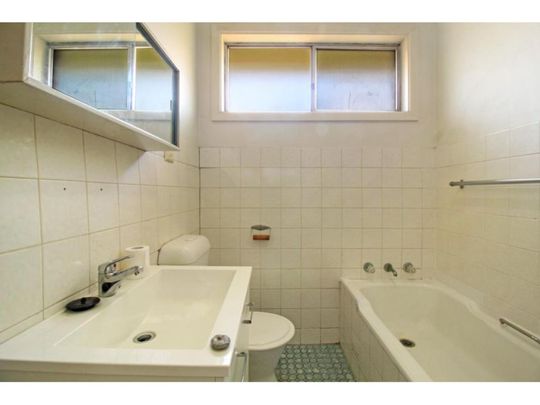 1 / 81 Bridge Street, Coniston, NSW 2500 - Photo 1