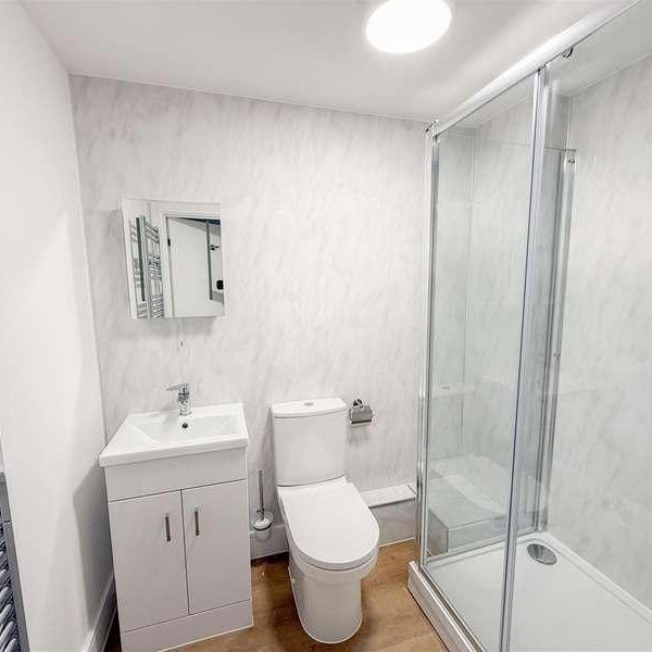 Station Road, Pulborough - Photo 1
