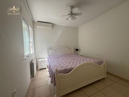 Chalet en alquiler por largas estancias en el centro de Alfaz del Pi. - Photo 5