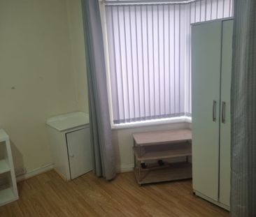 Room in a Shared House, Tyburn Road, B24 - Photo 3