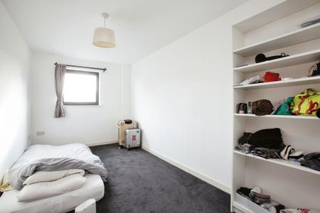 2 bedroom flat to rent - Photo 3