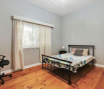 Bright, Friendly & Modern Two Bedroom Home in a Sought-After Location - Photo 6