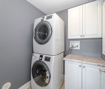 For Lease - 2427 Baronwood Drive, Oakville, Ontario - Photo 3