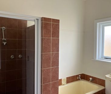 3-bedroom Townhouse - Photo 6