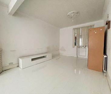 3 Bed Terraced House, Natal Road, IG1 - Photo 3