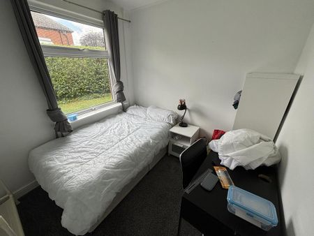 3 bedroom apartment to rent - Photo 5