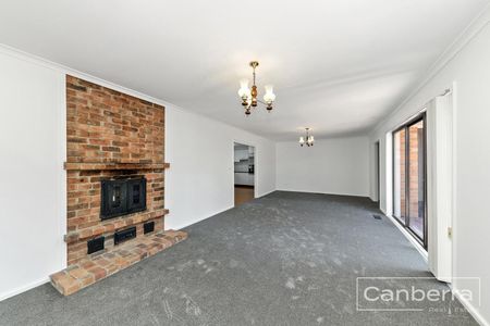 28 Kalgoorlie Crescent, Fisher ACT 2611 - House For Rent | Domain - Photo 5