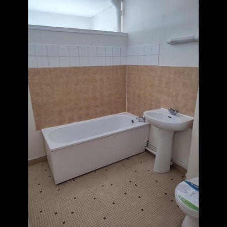 Location Appartement 2 pièces 48 m² Issoudun - Photo 4