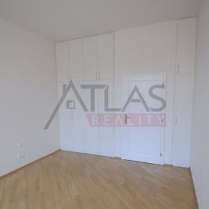 Pronájem bytu 3+1 111 m2 - Fotografie 2