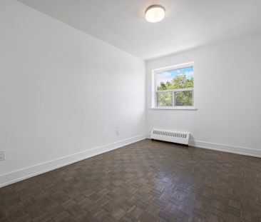 Draydon Manor - Photo 2