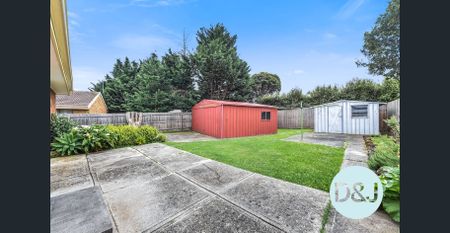 Well-Established 3 Bedroom Home in Narre Warren - Photo 4