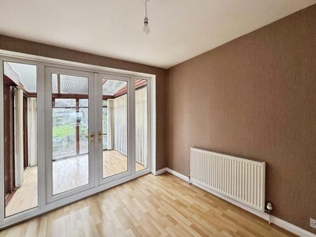 3 bedroom semi-detached house to rent - Photo 4