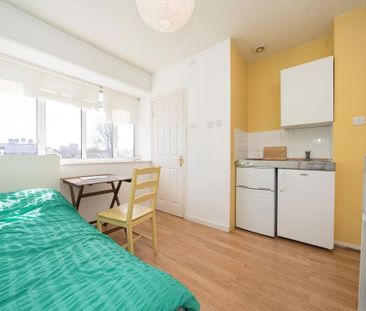 Studio to rent - Photo 2