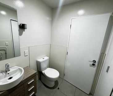 Albany - Modern Apartment Centrally Located - Photo 3