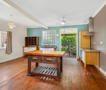 This charming country cottage awaits you! - Photo 6