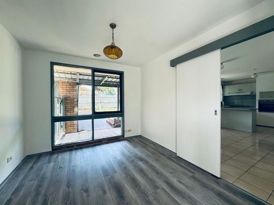 Spacious 4-Bedroom Family Home in a Quiet Court Location - Photo 1