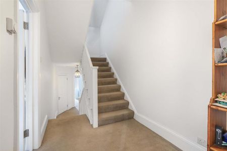 5 bedroom semi-detached house to rent - Photo 5