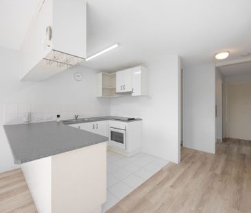 2 Bedroom Apartment Kings Beach - Photo 5