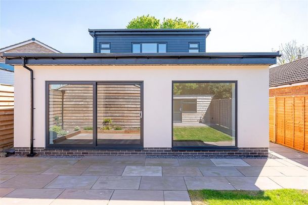 4 bedroom detached house to rent - Photo 1