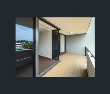 *City Views*-Great Modern Living Apartment - Photo 6