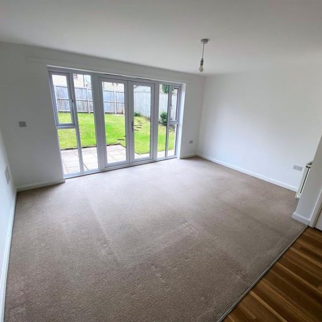 4 Bedroom Semi Detached To Let - Photo 1