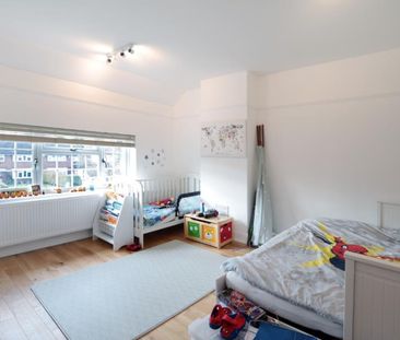 Ditton Hill Road, Surbiton, KT6 - Photo 2