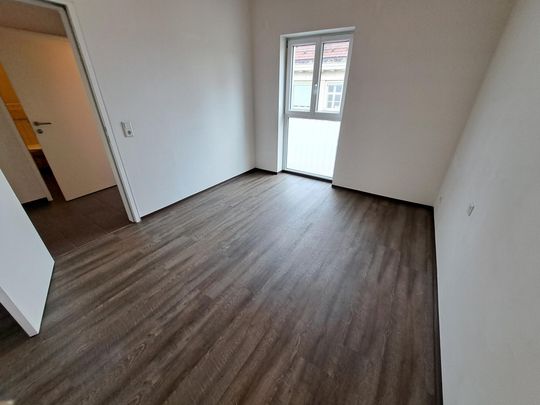 ** NEUER PREIS ** Moderne 2-Zimmer Wohnung mit Balkon in der Raimundstraße 24-26 / Top C7 - Foto 1
