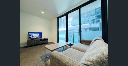 Convenient & Contemporary: Furnished Studio in Melbourne One - Photo 5