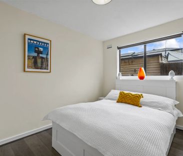 Cozy, Ground Floor Apartment with Easy, First-Come-First-Served Scr... - Photo 1