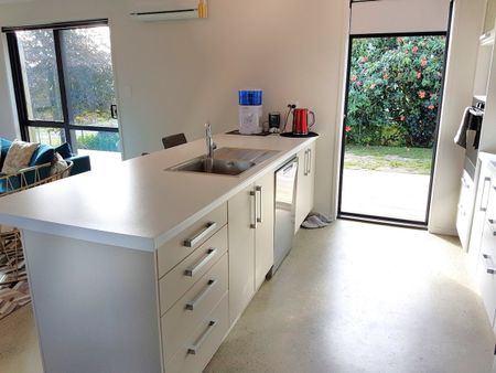 Coastal Cottage - Photo 4