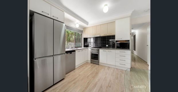 Your Modern Retreat Awaits - McDowall’s Hidden Gem - Photo 1