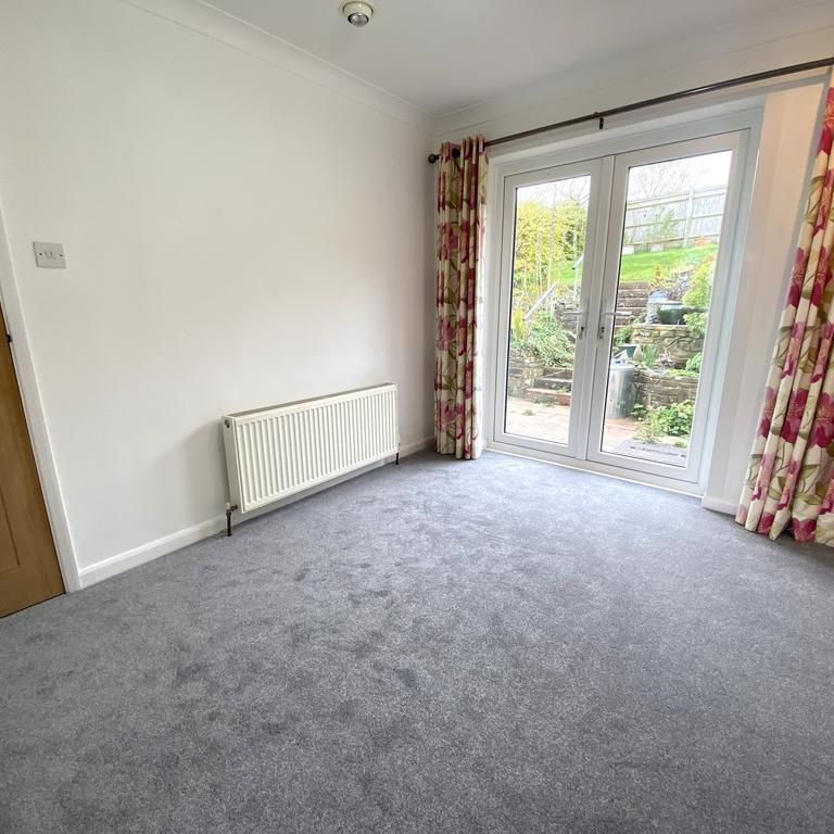 2 bedroom detached bungalow to rent - Photo 1