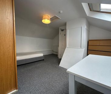 1 bedroom in a flat share to rent - Photo 1