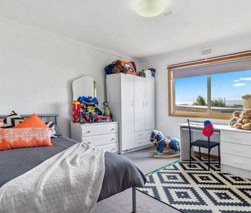 Family Home - Photo 2