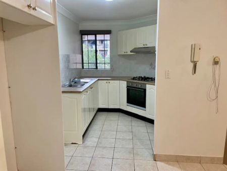 “FANTASTIC 2 BEDROOM APARTMENT” - Photo 5